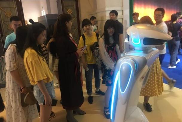 展厅机器人 服务机器人 展厅服务机器人案例
